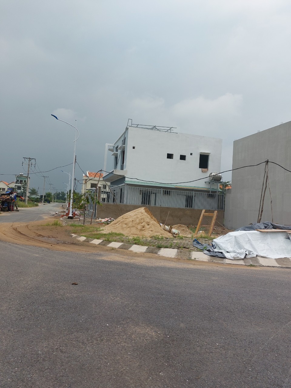 Bán lô đất kề ngả tư Bình Phước, Thủ đức giá rẻ, đường nhựa