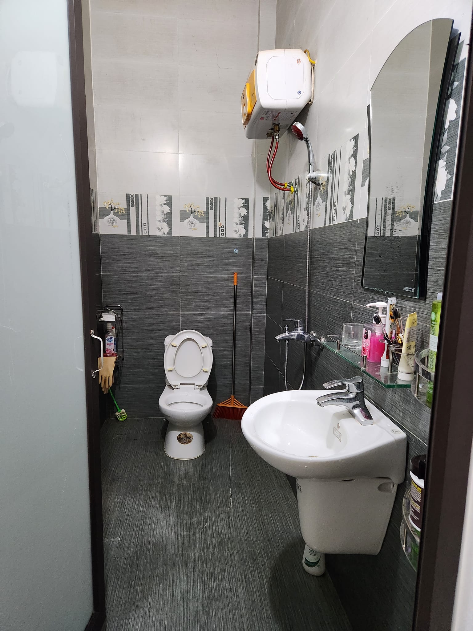 Gia đình bán nhà 3 tầng kiên cố ở tổ 14 Mường Thanh, TP.ĐBP