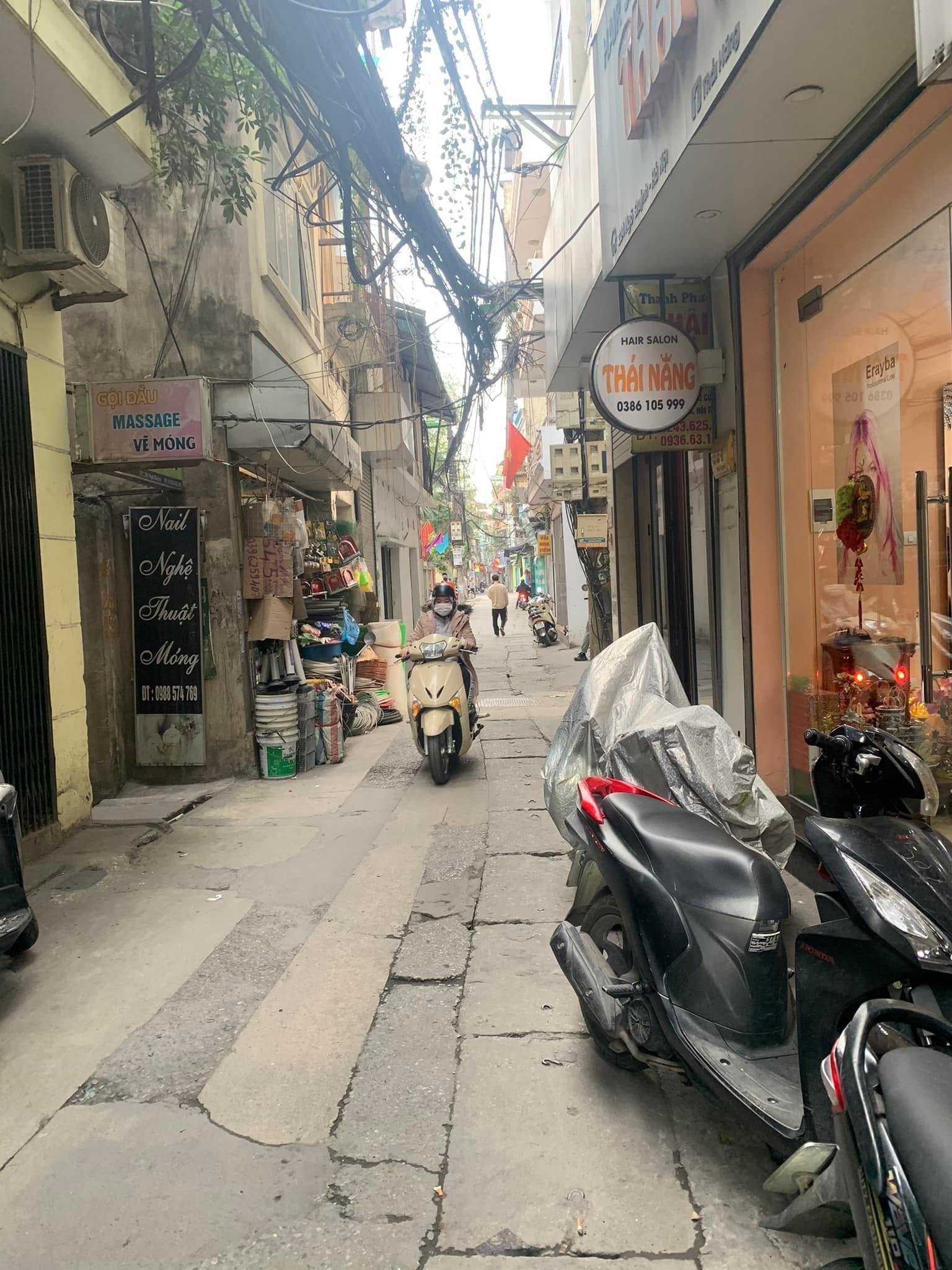 Bán nhà ngõ Quỳnh 33m -3 tầng - 5,75 tỷ mặt tiền kinh doanh đỉnh, ô tô đỗ cửa tiện ích bạt ngàn - Nhà mặt tiền kinh doanh lớn, gần Thanh Nhàn, Hồng Mai