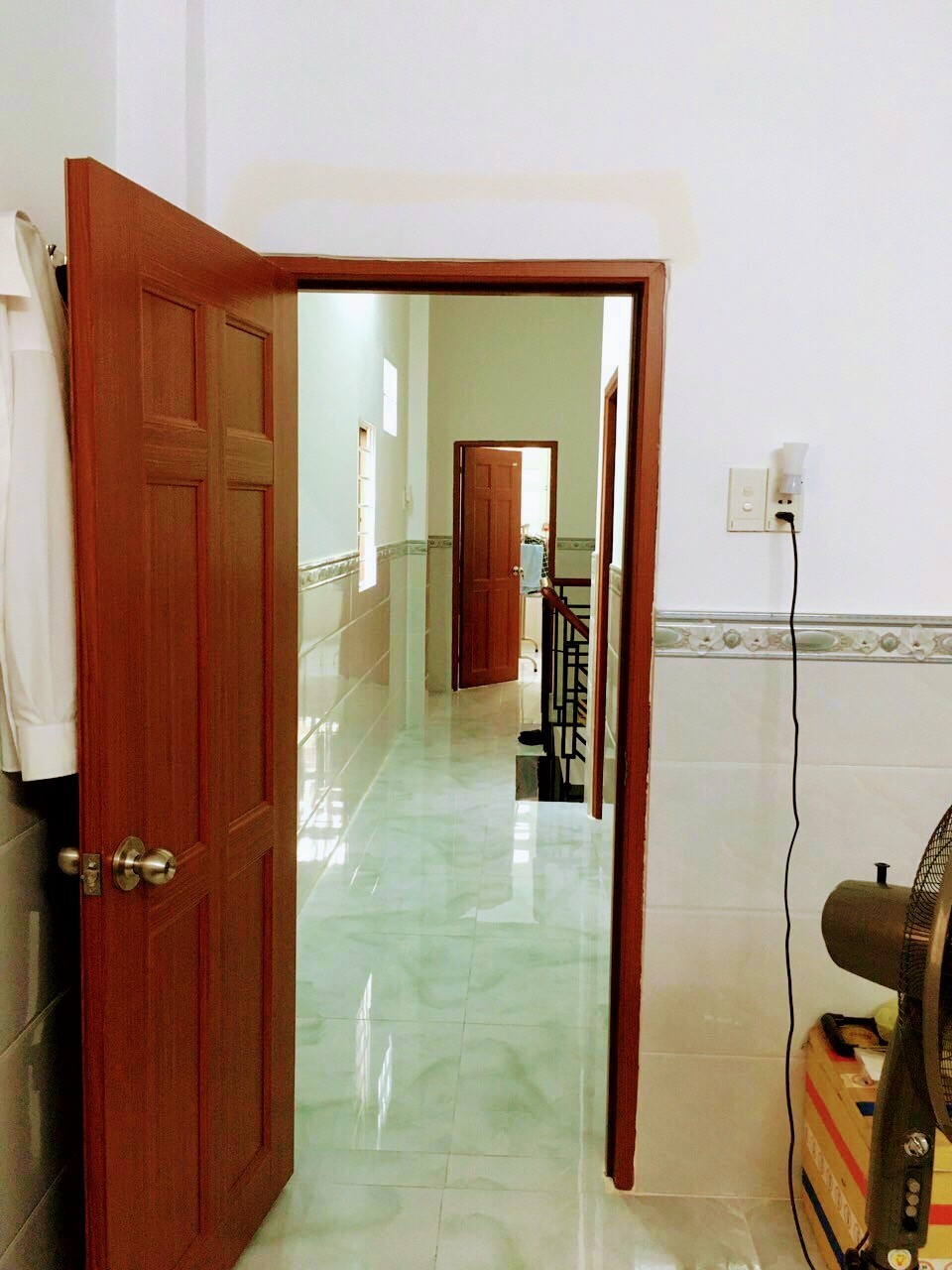 Nhà đẹp giá rẻ gần Phạm Văn Hai, Tân Bình, 54m2, hẻm ô tô, CỰC HOT!!