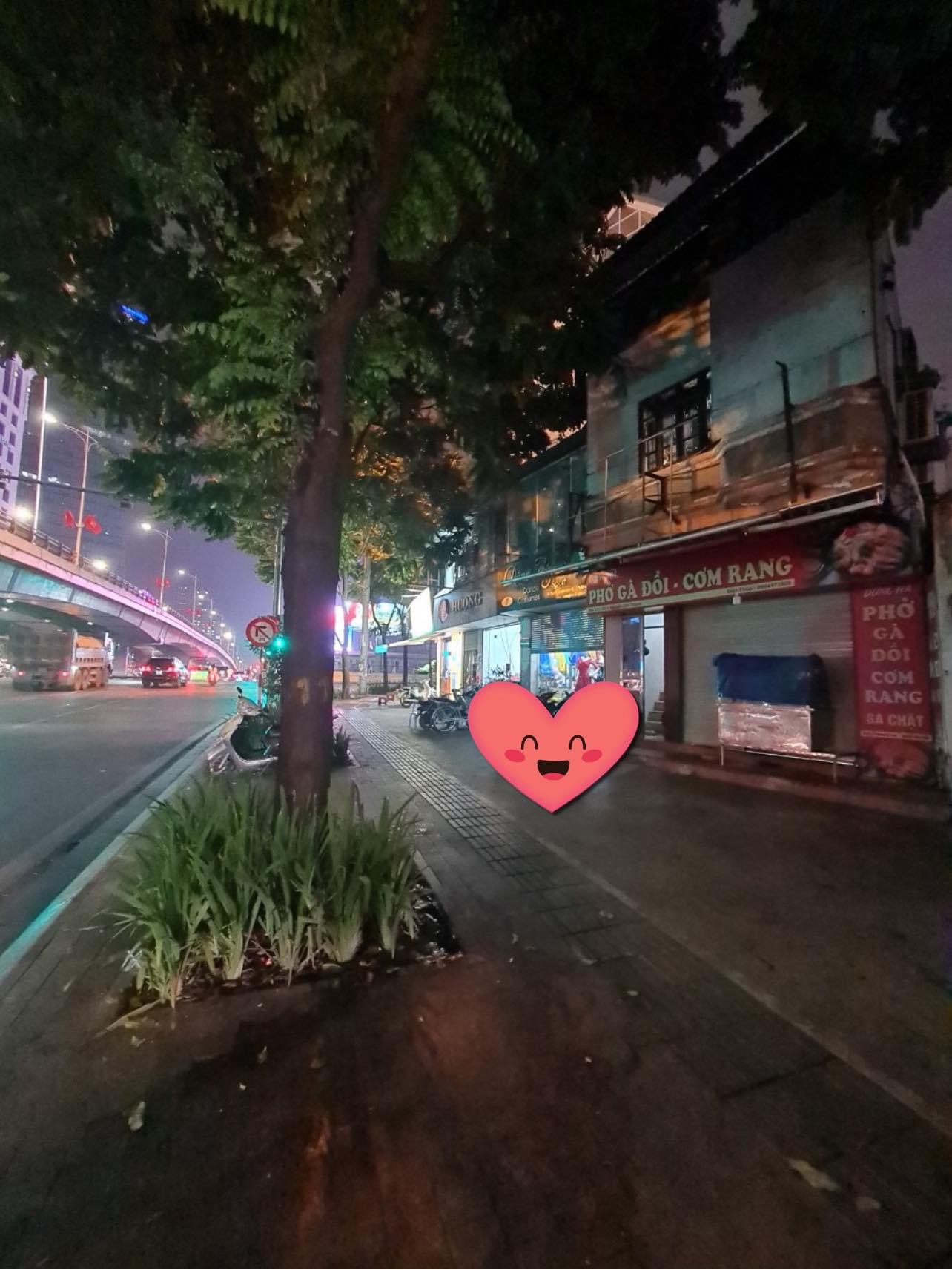 CHO THUÊ NHÀ MẶT PHỐ NGUYỄN CHÍ THANH 50M GIÁ 22TR LH 0944645553