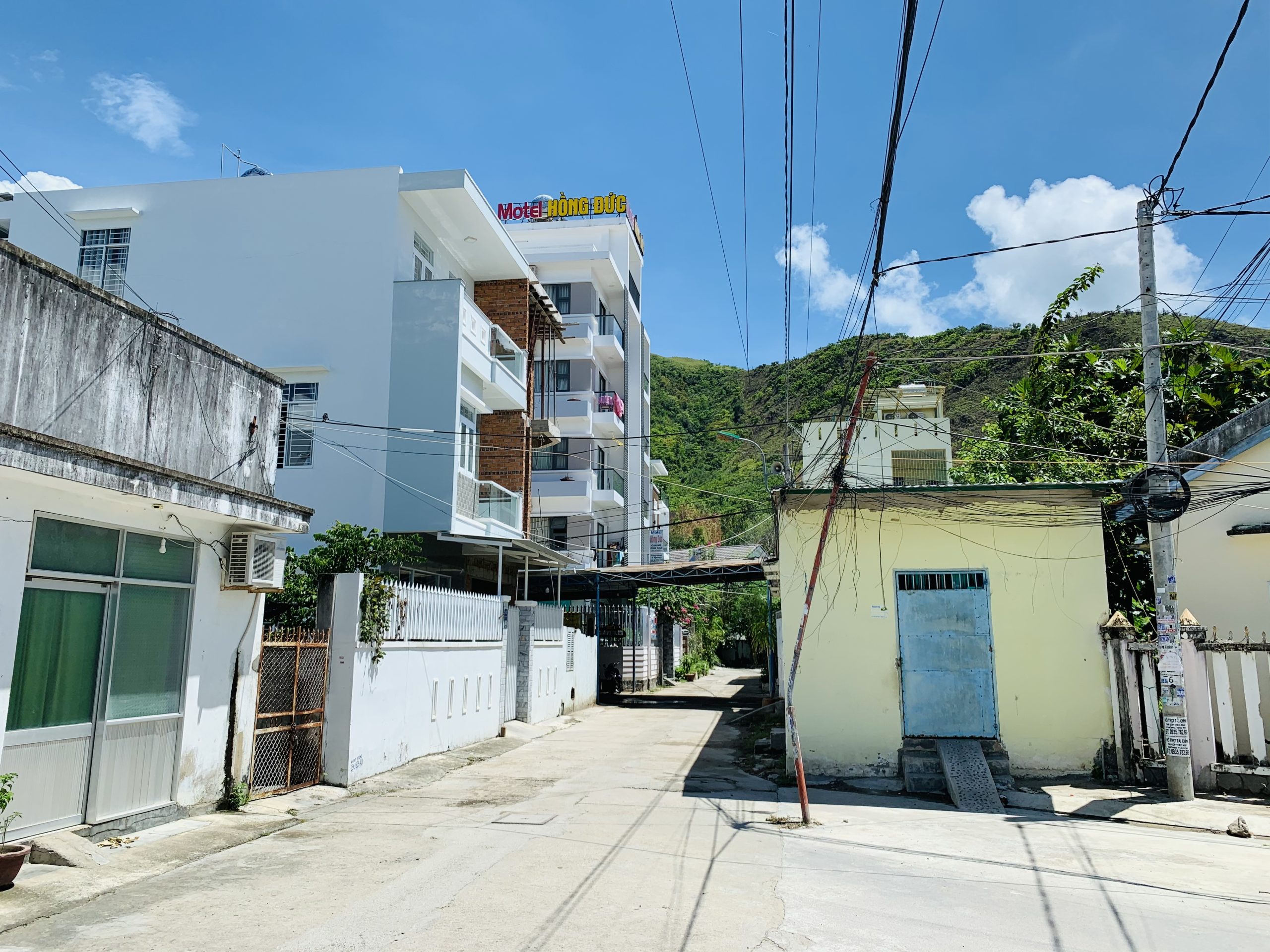 Lô đất mặt tiền rộng đường ô tô cạnh chợ Ba Làng, cách biển chỉ 400m