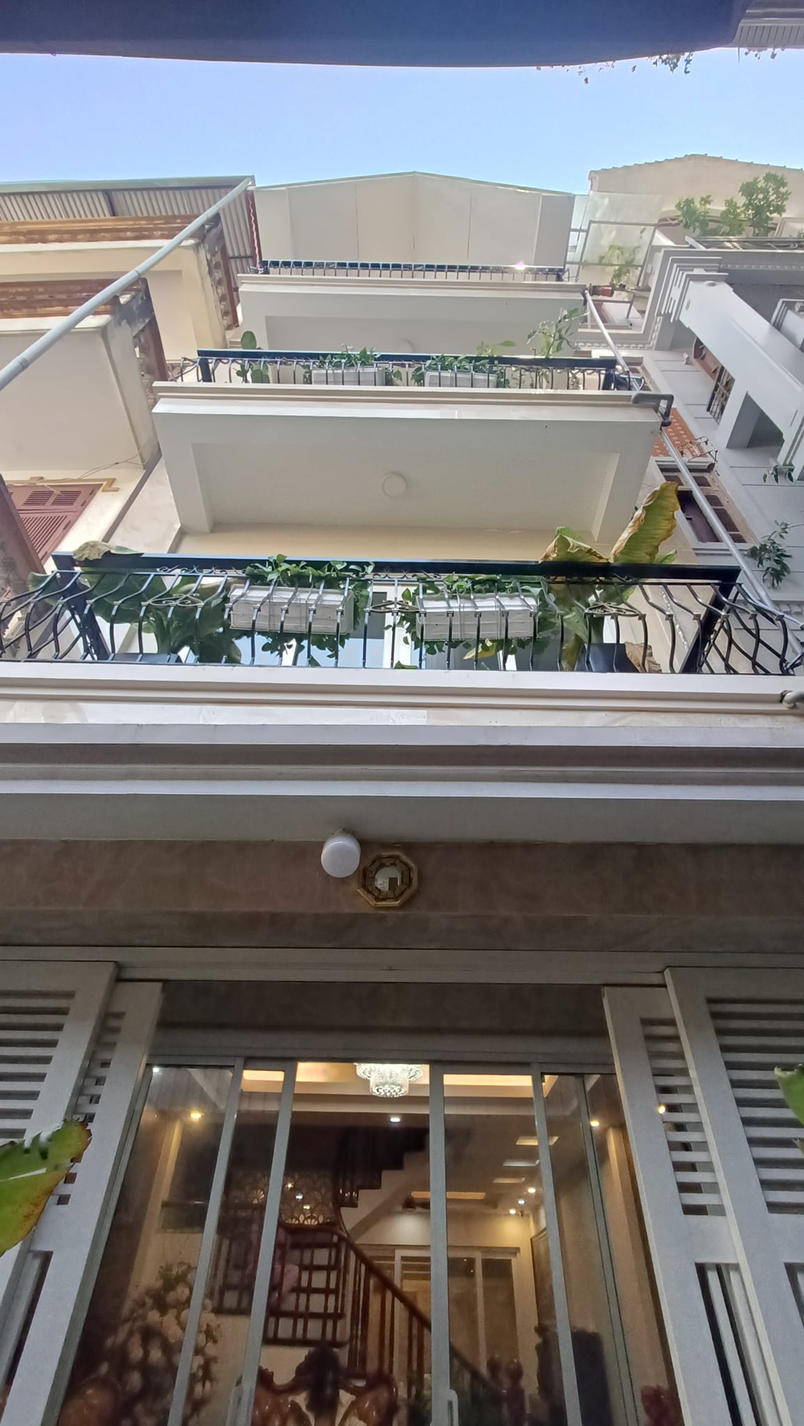 Bán nhà phố Văn Cao DT 67m 4 tầng MT 4,8m giá 12,5 tỷ