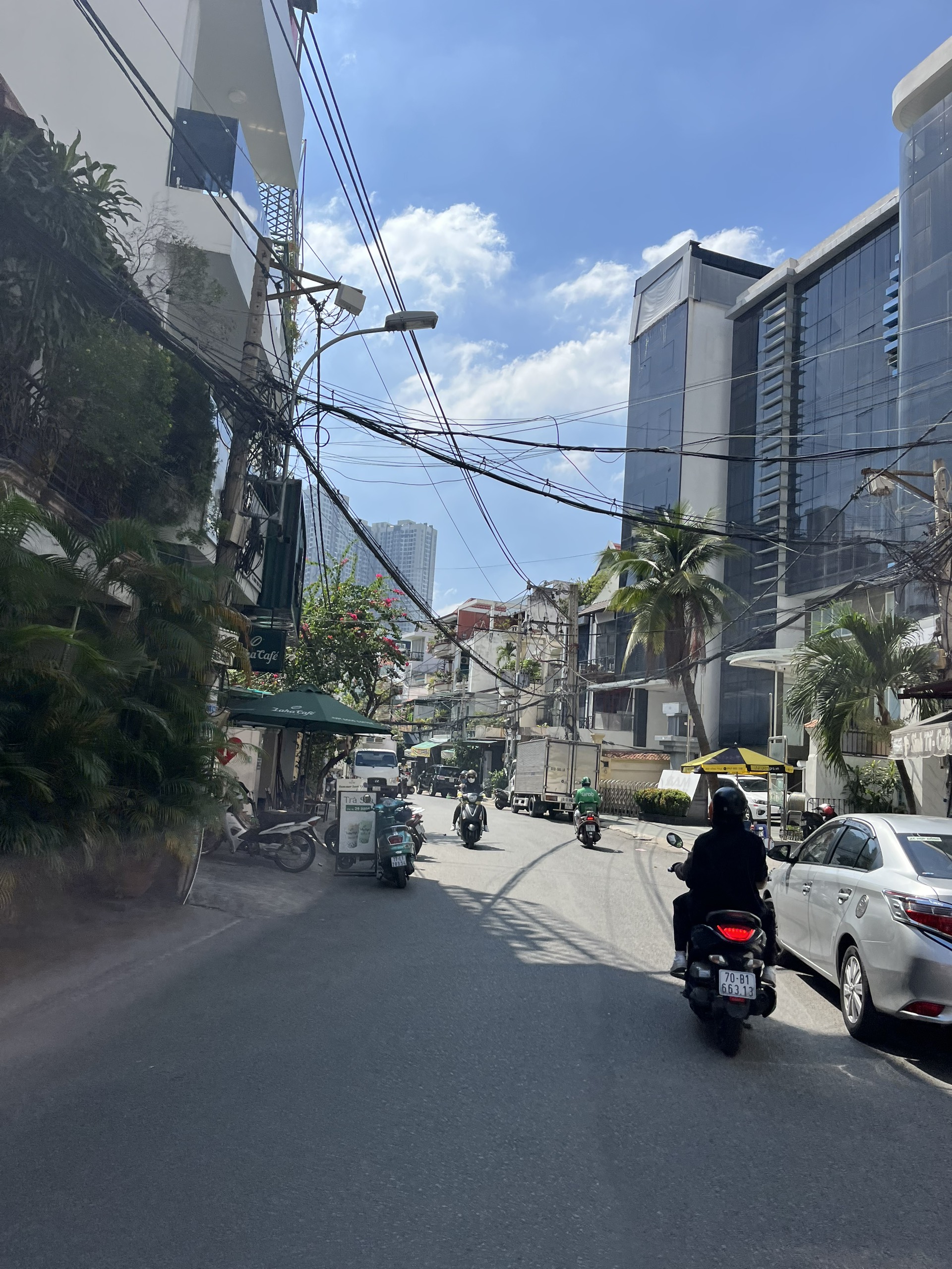 Bán nhà Mặt tiền Nguyễn Gia Trí Phường 25 Bình Thạnh.DT(4x20m) 4Tấm, 6phòng ngủ,HĐT 120triệu/tháng