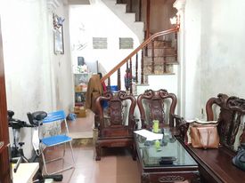 GIÁ CHỈ NHỈNH 2 TỶ TẠI NGÃ TƯ SỞ CHÍNH CHỦ RAO BÁN CĂN NHÀ 4 TẦNG 26M2, Ô TÔ CÁCH CHỈ 30M .