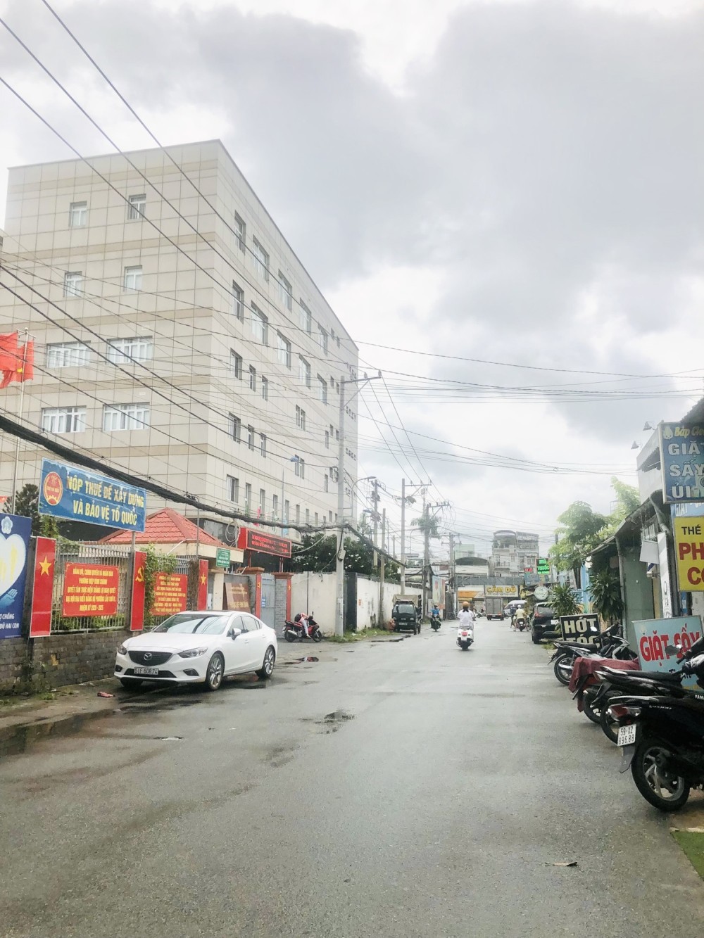 NHÀ ĐẸP VÀO Ở NGAY BÊN HÔNG ĐH LUẬT HIỆP BÌNH CHÁNH