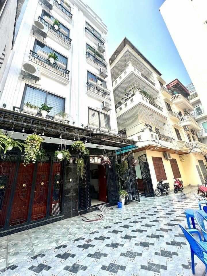 SIÊU PHẨM NHÀ ĐẸP PHÂN LÔ - KINH DOANH VỊ TRÍ ĐẮC ĐỊA - 8 TẦNG - THANG MÁY - GARA Ô TÔ - BỂ BƠI BỐN MÙA TẦNG THƯỢNG - ĐẶNG TIẾN ĐÔNG - ĐỐNG ĐA