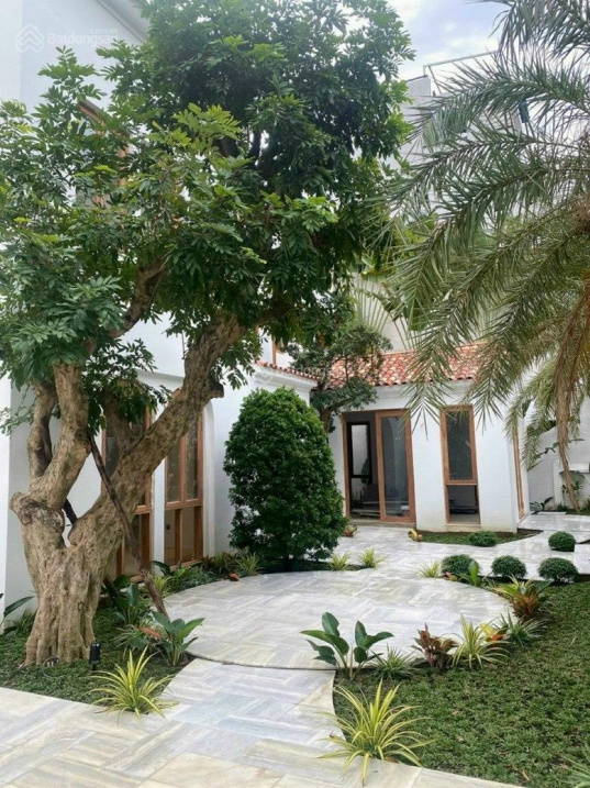 95 tỷ - sở hữu villa sân vườn - hồ bơi - Thảo Điền. DT: 500 m2 - 20 x 25m full nội thất