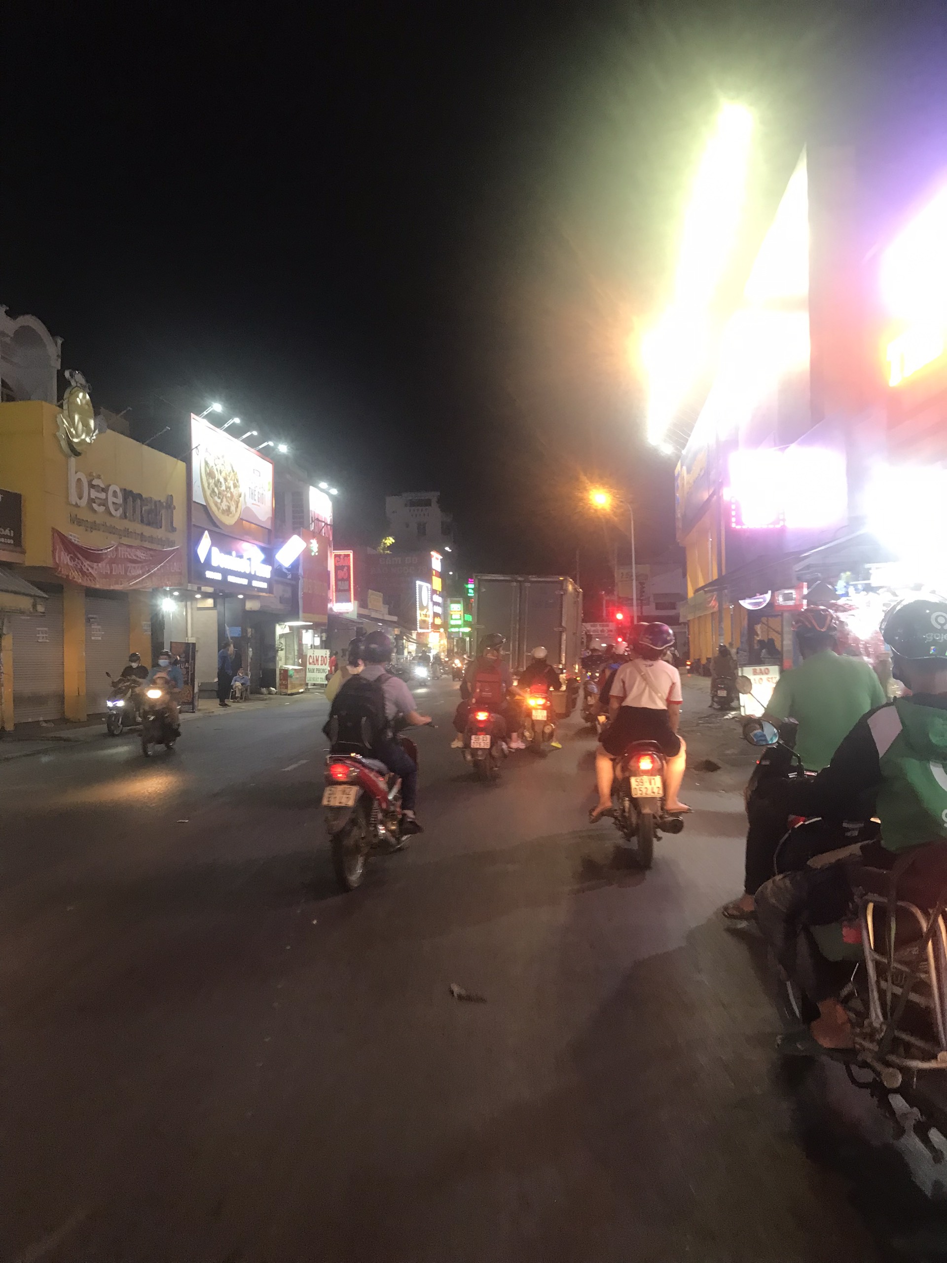 60M2 HƠN 4 TỶ NGUYỄN VĂN QUÁ - HẺM XE TẢI THÔNG