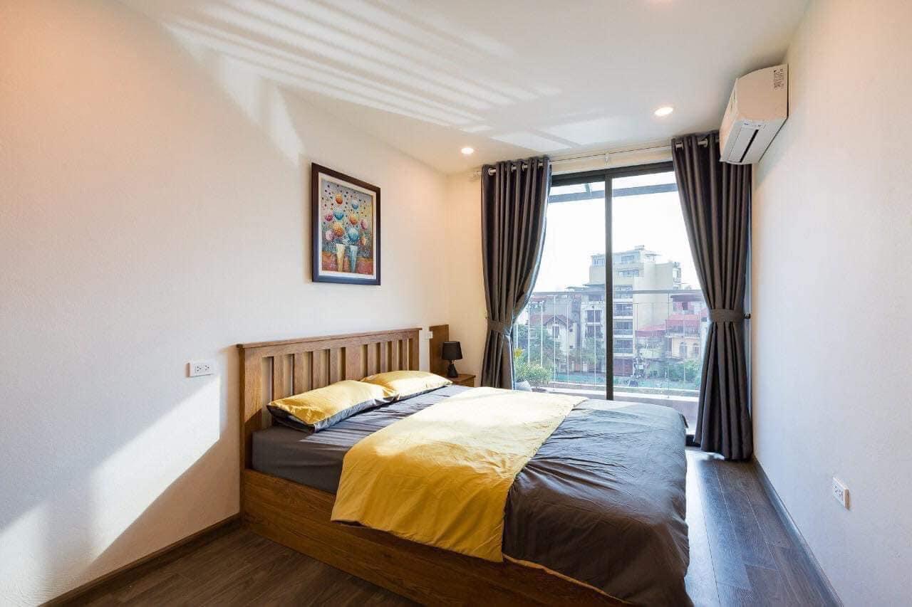 Bán Nhà Mặt Phố Yên Hoa, Tây Hồ, Vỉew Hồ Cực Đẹp, 90m x 6 tầng, măt tiền 5.6m, giá 38 tỷ.