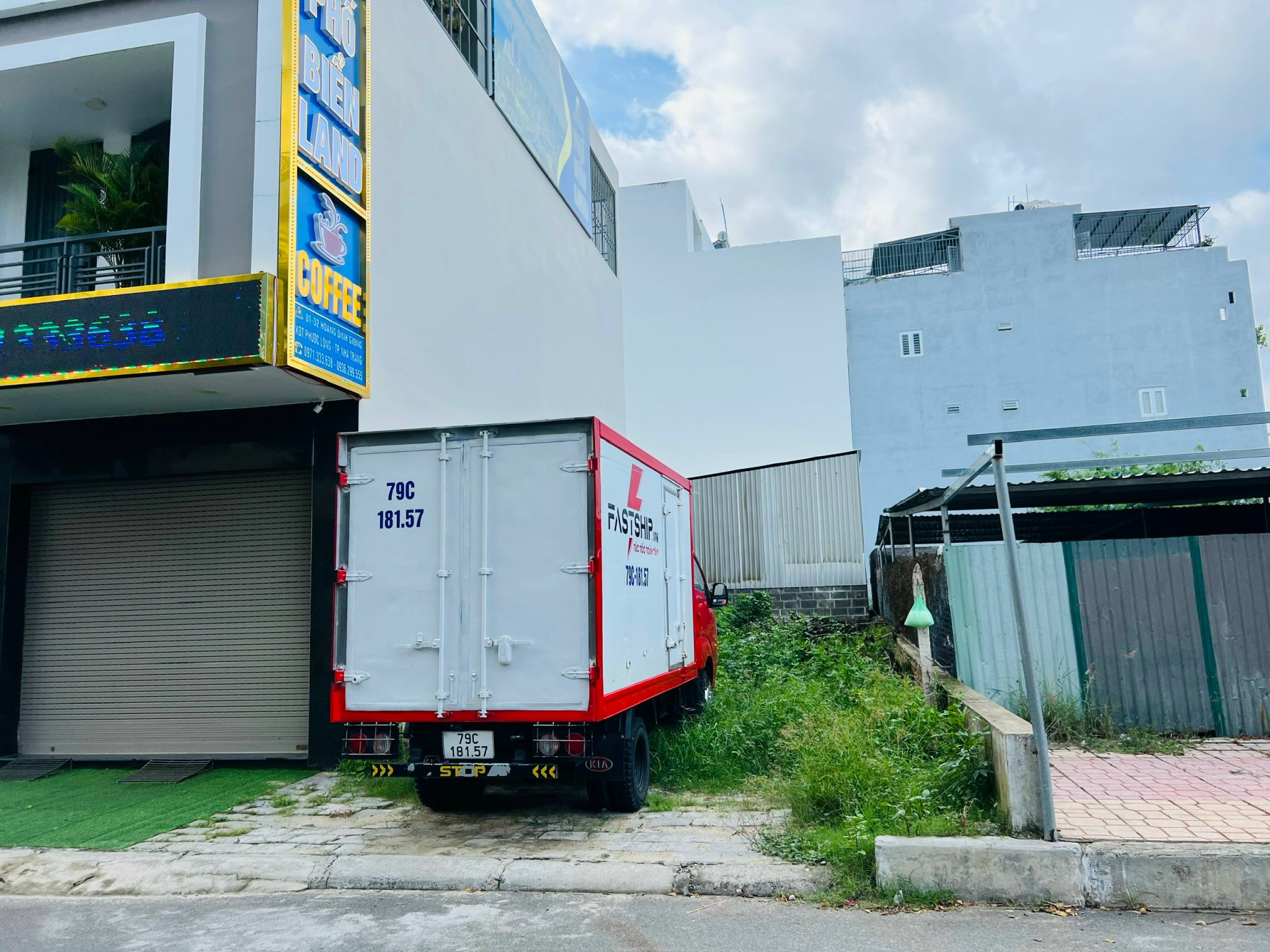 Rẽ nhất thị trường lô đất TDC HuD Phước Long A, gần sân bóng - bãi đậu xe