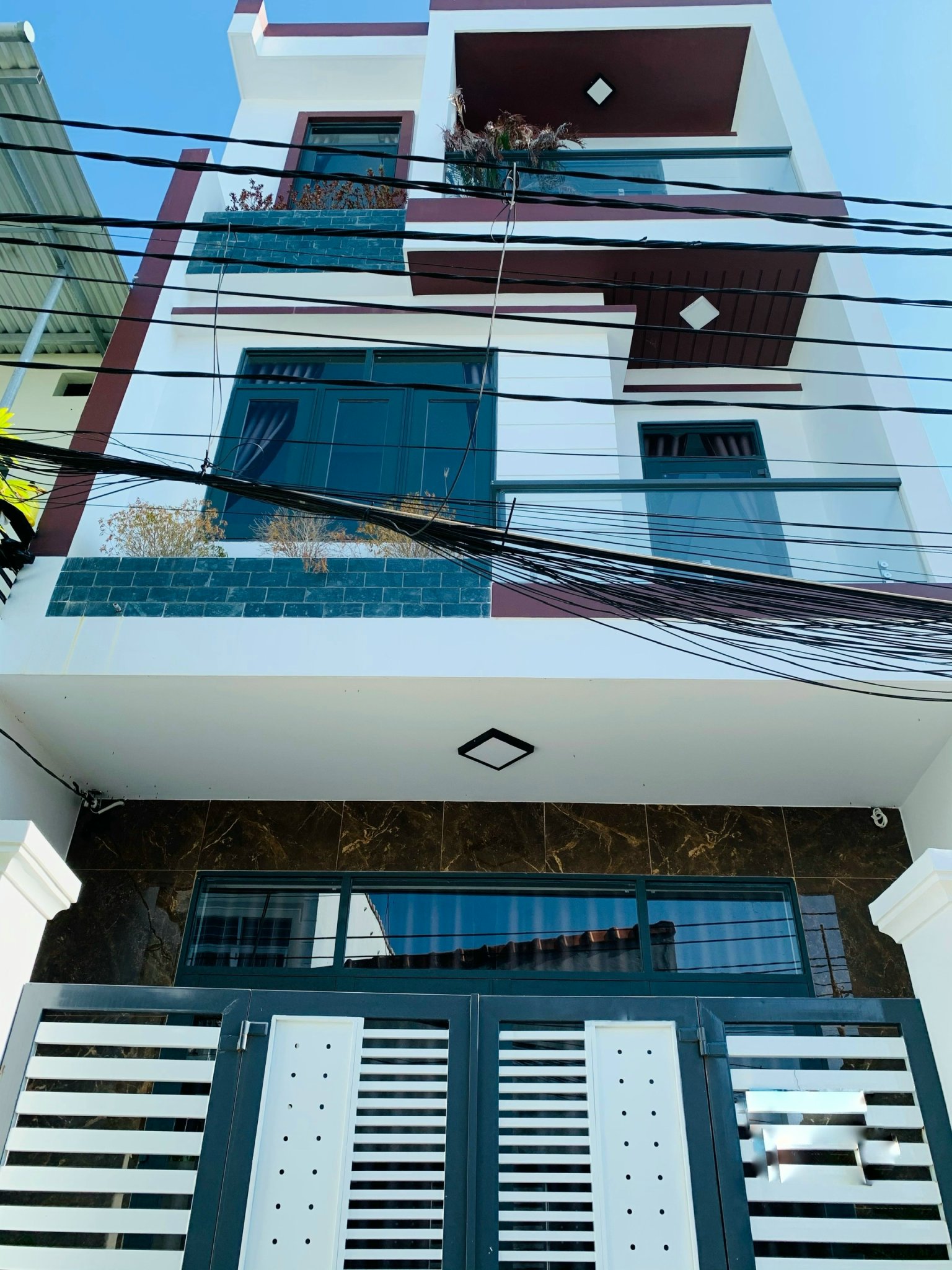 Kẹt cần bán nhà mới hẽm oto Lê Hồng Phong - Phước Hải, cách Vân Đồn 400m, sập sàn chỉ 3.3 tỷ