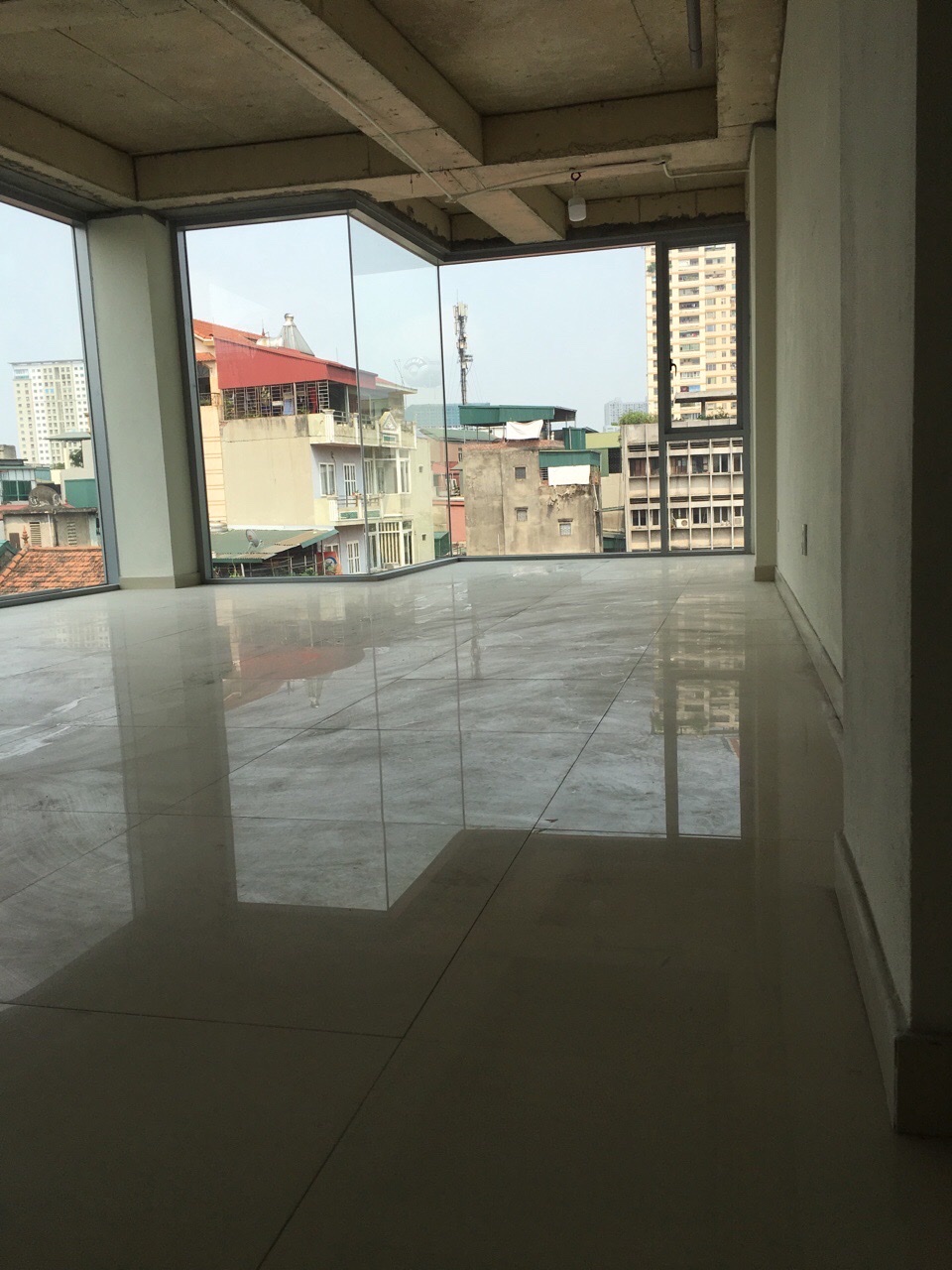 CHO THUÊ NHÀ MẶT PHỐ TRƯƠNG ĐỊNH HAI BÀ TRƯNG 70M 6T THANG MÁY GIÁ 45TR LH 0944645553