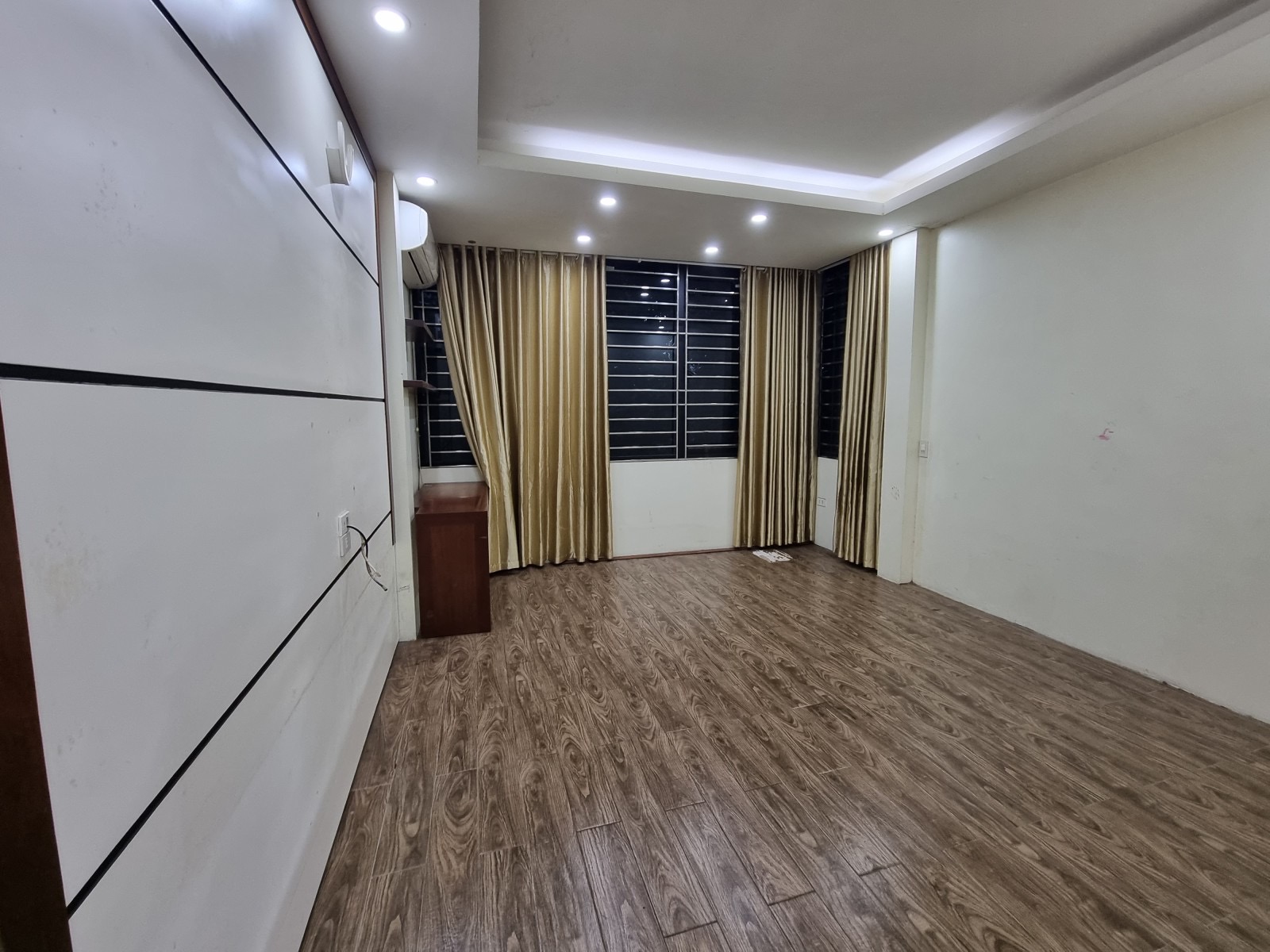 Nhà MP PHAN KẾ BÍNH KV Nhật, Hàn Sầm Uất, Vỉa Hè rộng KD Vô Hạn, 6 Tầng Chỉ 9 Tỷ 6 TL