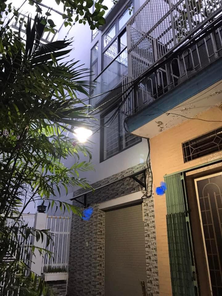 Giá hơn 5 tỷ xíu rẻ đẹp,SHR hẻm xe hơi cần bán nhà Trần Hưng Đạo Q5, 42m2, 5 tầng, ngang khủng 7x6.