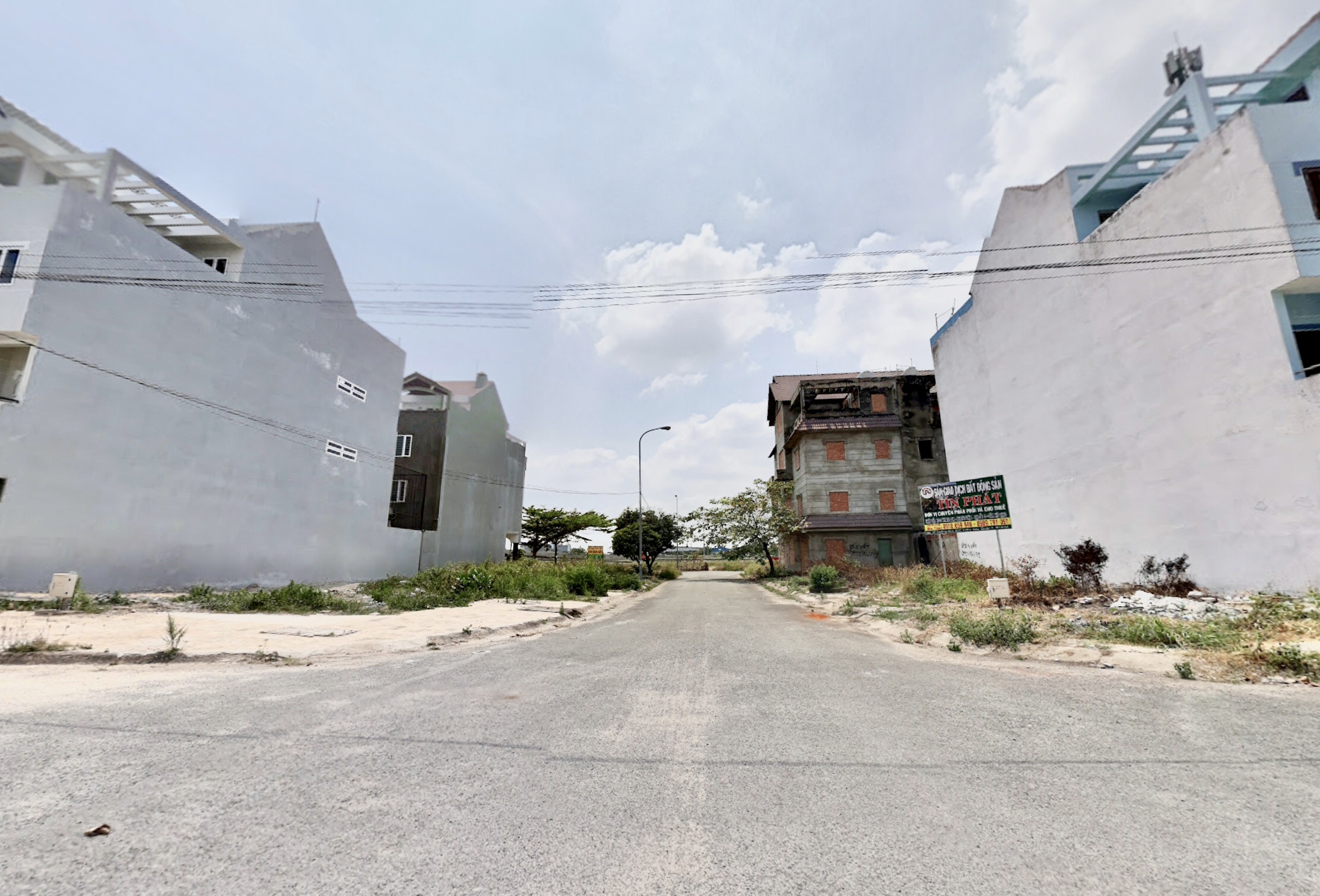 Tết kẹt vốn bán gấp đất trong KDC Vĩnh Phú 1, sổ hồng riêng, 129m2 (6x21.5) Giá 2.3 tỷ, thổ cư 100%