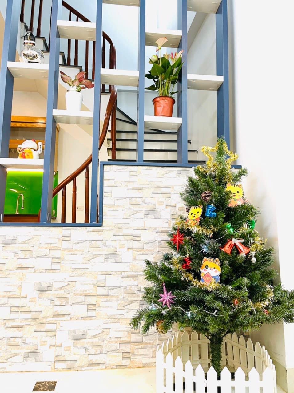 15M RA Ô TÔ - CỰC GẦN PHỐ - NHÀ ĐẸP 3 NGỦ VÀO Ở NGAY - TIỆN ÍCH BẠT NGÀN! Định Công Thượng - HM Diện tích 30m, 5 tầng