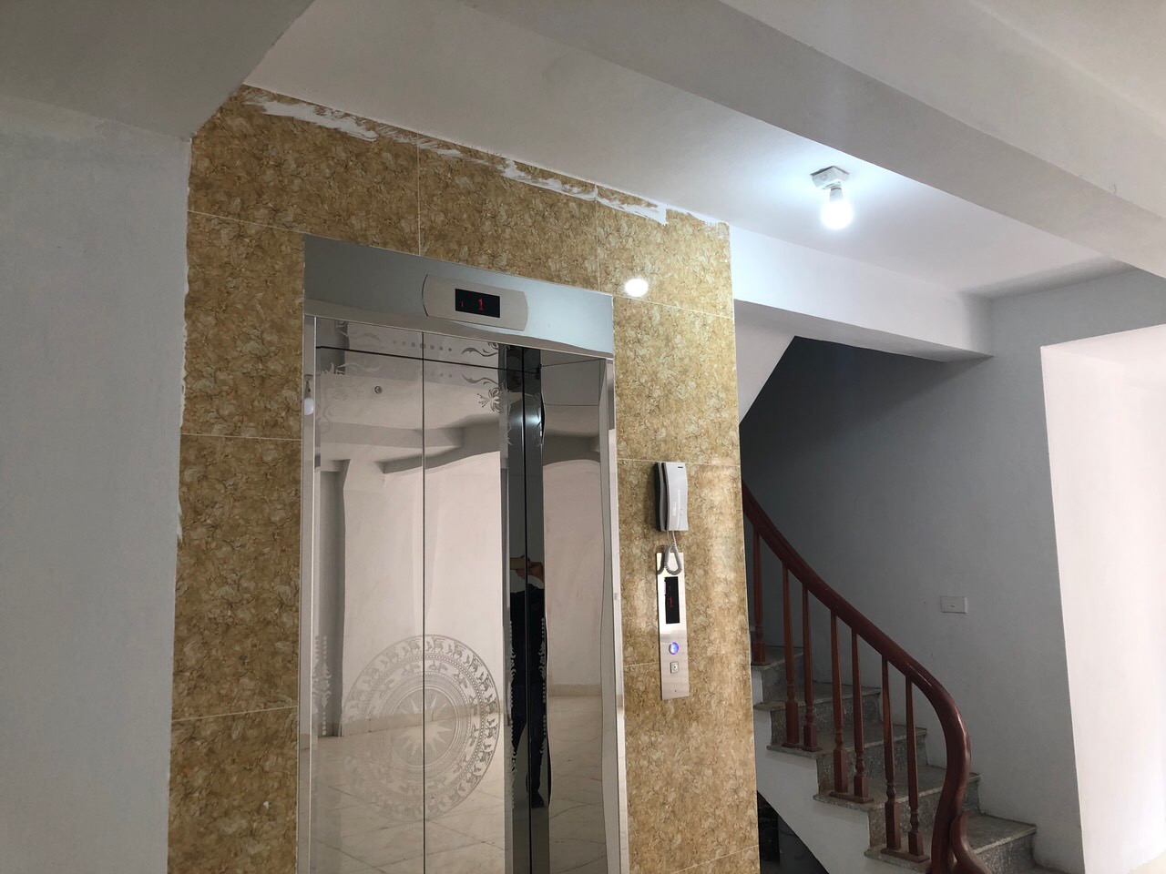 Bán nhà Vạn Phúc, Hà Đông, Dt: 46m2, 7 tầng, TM, KD, VP