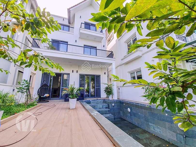 Bán BT Hoa Sữa 9 Riverside, 272m2, sông đẹp, full nội thất hiện đại, thang máy kính, về ở trước tết