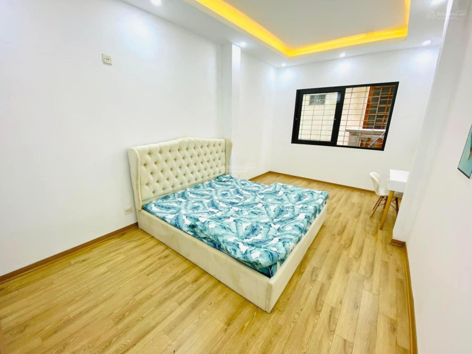 Bán Lạc Long Quân - Cầu Giấy 42m2 x 4 tầng giá 4,99 tỷ có thương lượng