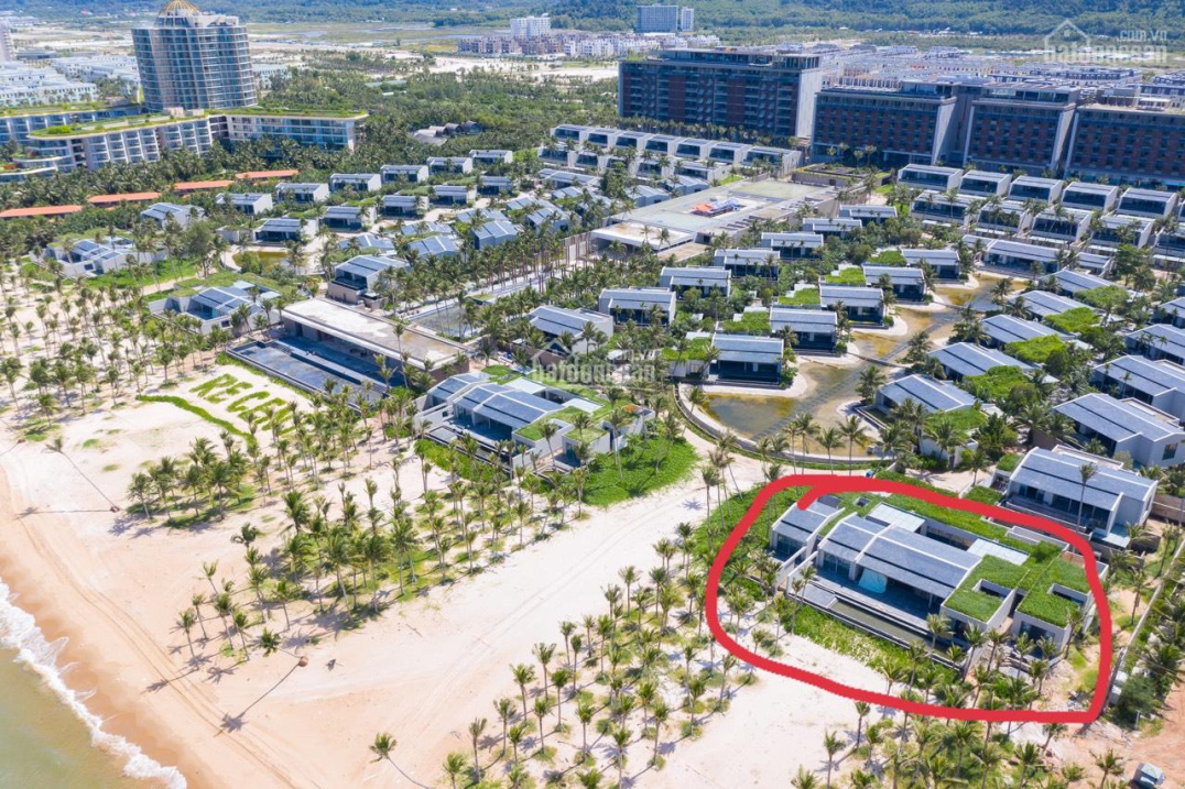Bán biệt thự Regent 6* Phú Quốc - căn mặt hồ sen - view biển - 567m2 đất giá full đồ 5* 28 tỷ