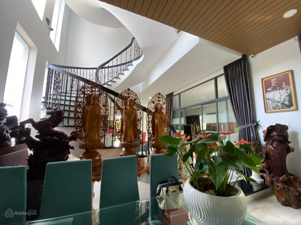 Bán biệt thự đẹp khu Hà Quang 1 305m2 giá 20 tỷ