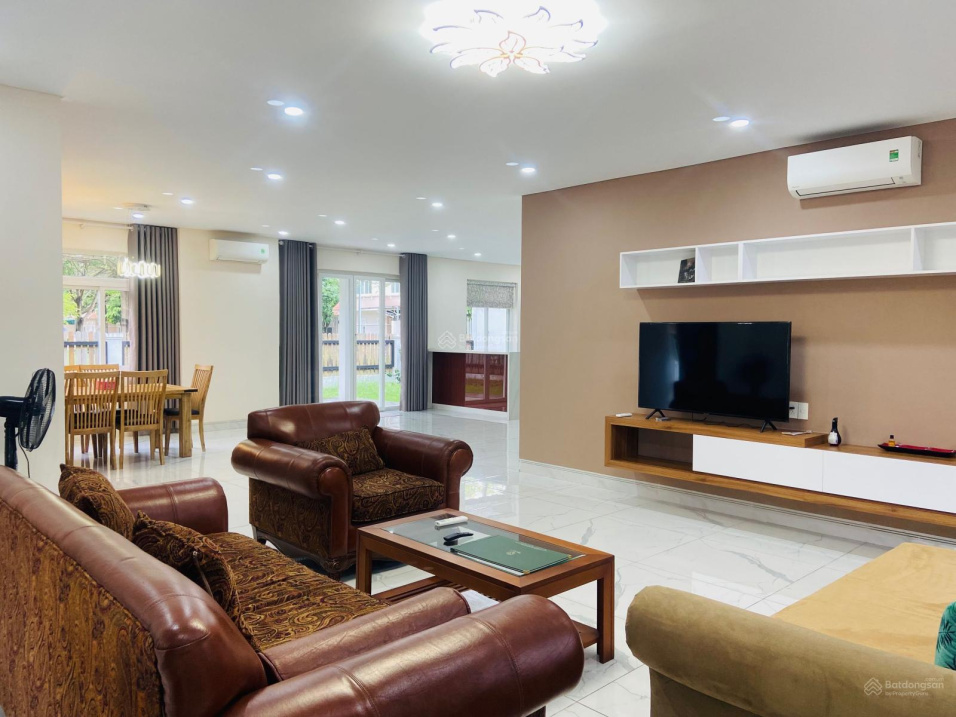 Bán biệt thự đơn lập 470m2 siêu đẹp, đầy đủ nội thất, kế bên công viên Oasis 1, Thuận An, BD