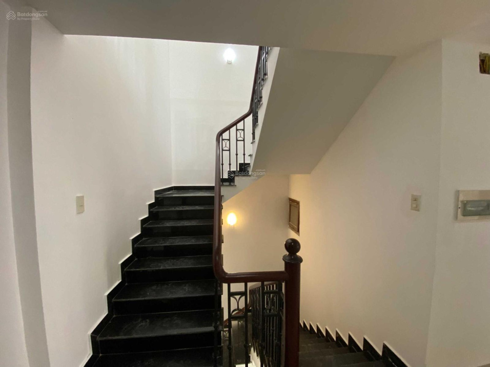 Bán biệt thự hầm trệt 3 lầu ngay Chi Cục Thuế Q2, DT 8x20, BT mới xây, phường An Phú, giá 33 tỷ