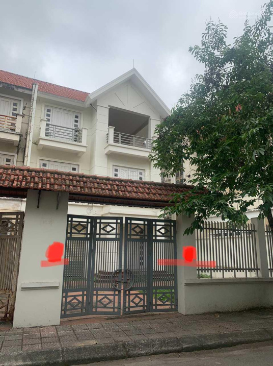 Bán biệt thự song lập KĐT Đặng Xá, DT 244m2 mặt tiền 10m xây 3.5T, giá chỉ 75 triệu/m2