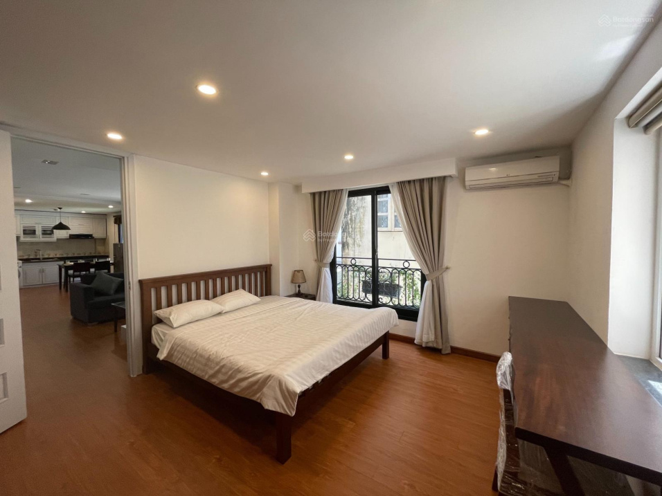 Bán cả toà nhà căn hộ đang cho thuê kín khách ở Hồ Tây, Quận Tây Hồ. Giá rẻ, nhà đẹp