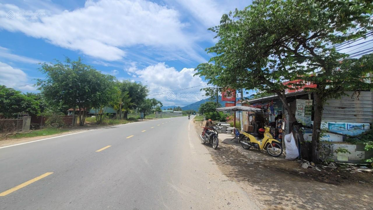 Bán căn góc 2 mặt tiền Hương Lộ 39 Suối Tiên, giá chỉ 5.5tr/m2