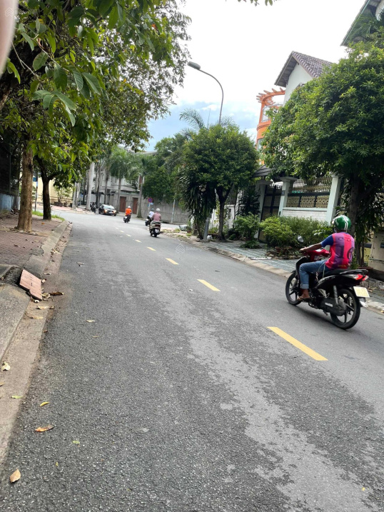 Bán đất Ditesco Đường D4, Lương Định Của, Bình Khánh Q2. 14mx18m= 252m Đ14m H TB, 250tr.