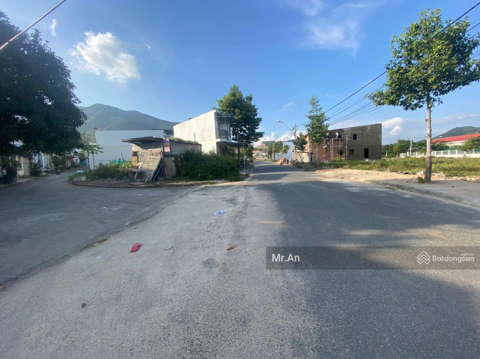 Bán đất TĐC Đất Lành, đường nhựa 13m, khu mới đối diện trường mầm non giá 22,7tr/m2