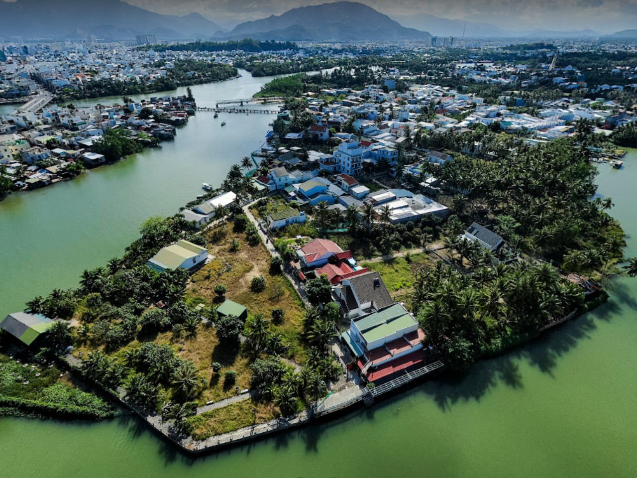 Ban-dat-con-ngoc-thao-nha-trang-5