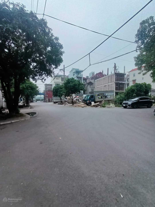 Bán đất khu 31ha, Trâu Quỳ, Gia Lâm, DT 140m2, giá 16,4tỷ, ô tô tránh, vỉa hè, kinh doanh