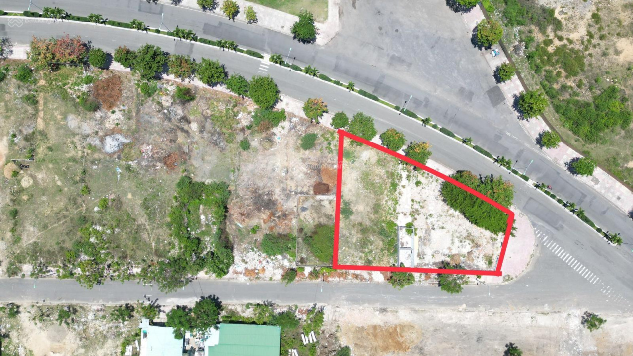 Bán đất lô góc đường Nguyễn Cơ Thạch KĐT mới Vĩnh Hoà Nha Trang, 1421,3m2 (ngang 72m) giá 110trđ/m2