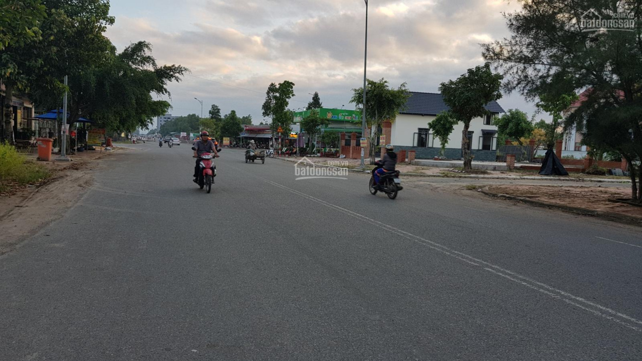 Bán đất mặt tiền đường P (Hùng Vương), gần siêu thị Coopmart, 0908 983 616