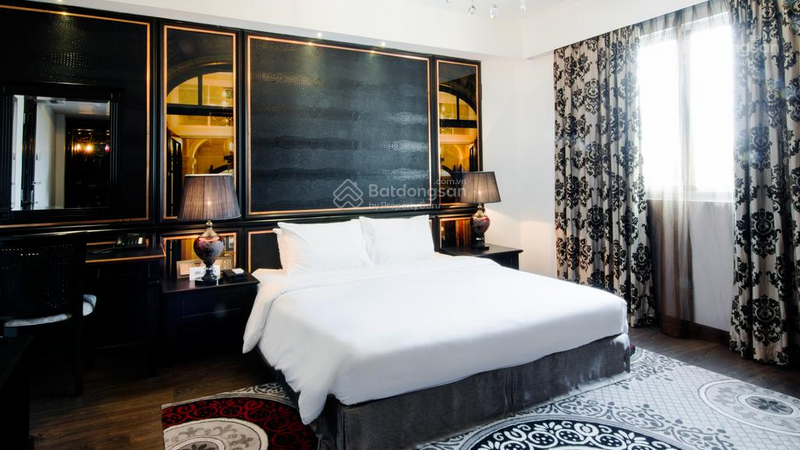 Bán gấp Khách sạn số 52 - 54 Thủ Khoa Huân, Phường Bến Thành Q1. Xây hầm, 13 tầng. Giá 830 tỷ