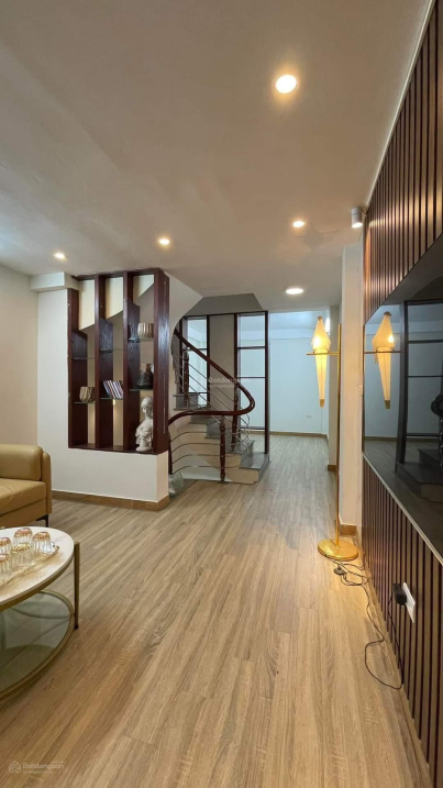 Bán gấp Triều Khúc 5 tầng ở ngay - ô tô tránh - kinh doanh sầm uất DT 35m2 - Giá 6.1 tỷ. (có TL)