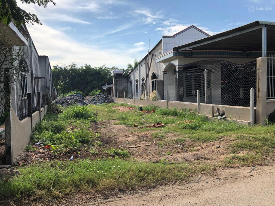 Bán gấp đất thổ vườn 400m2 MT đường Số 18, sổ sẵn trao tay, đường 6m thổ cư 200m2, 1tỷ800