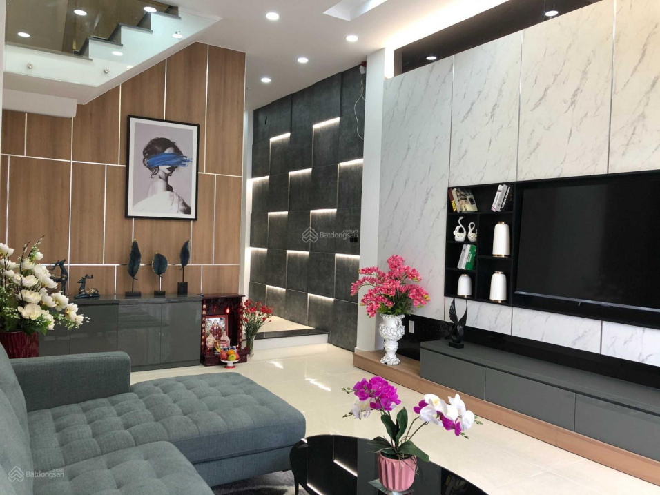 Bán gấp nhà 1 trệt 4 lầu liền kề Gò Vấp, thang máy, sân thượng. Sang tên ở liền 0931 344 183