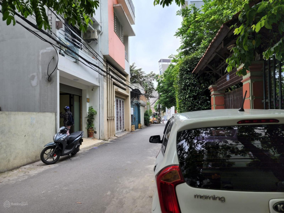 Bán gấp nhà Lê Văn Lương thông Nguyễn Ngọc Vũ, 6 tầng thang máy, cực đẹp, ở quá tuyệt vời