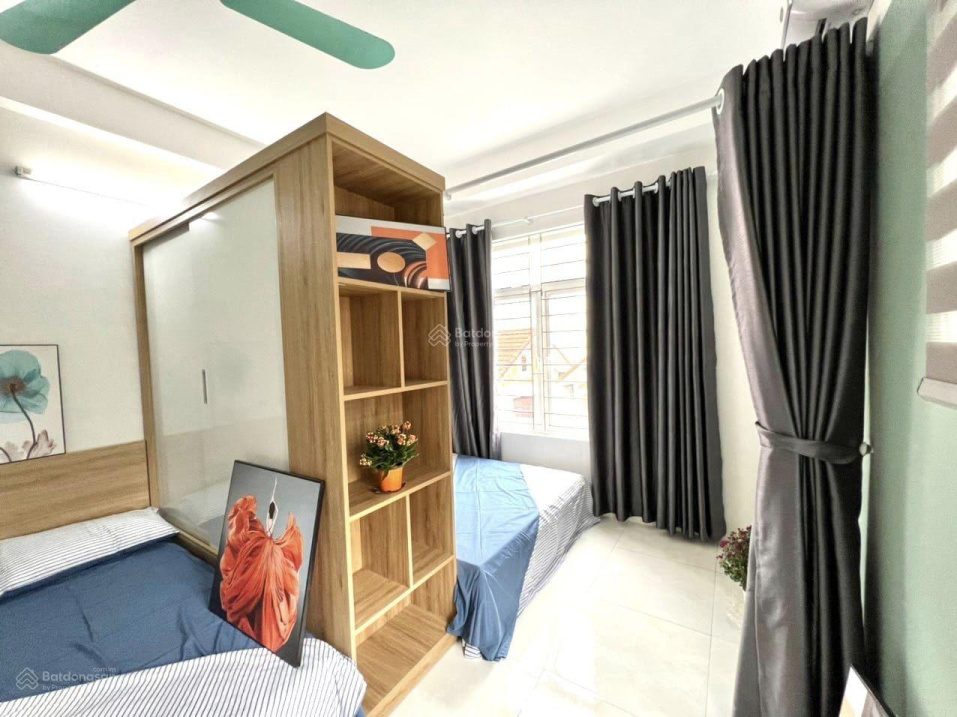 Bán gấp nhà Trung Kính, 97m2, 5 tầng, MT 6.3m, gần trường, chợ