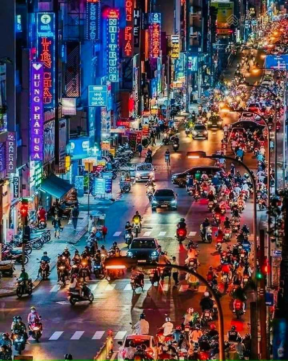 Bán gấp nhà mặt tiền đường Nguyễn Cư Trinh, Quận 1, 7.2x20m, giá 68 tỷ