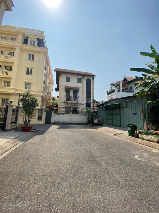 Bán khuôn đất 10x20m khu 216 Nguyễn Văn Hưởng, Thảo Điền, Quận 2. Giá 31tỷ