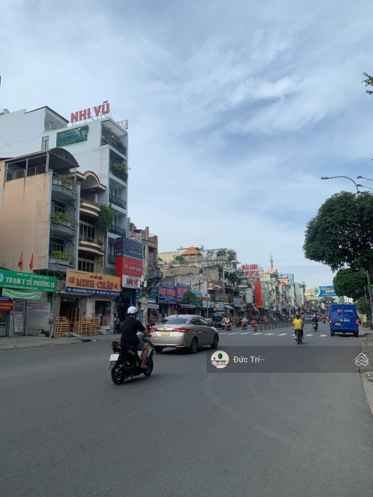 Bán khuôn nhà đất vàng góc 3 mặt tiền Ung Văn Khiêm, P. 25, Q. Bình Thạnh DT 50x45m giá 625 tỷ