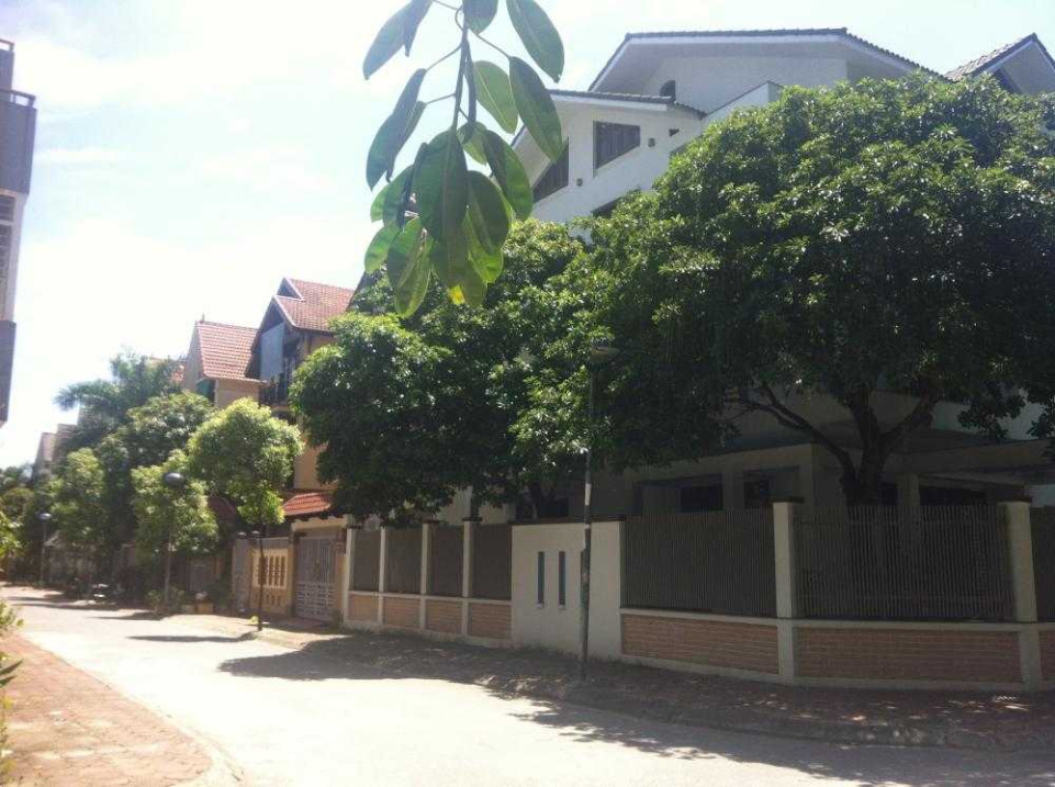 Bán liền kề TT9 ngay đầu đường Nguyễn Khuyến, tiện ở và làm VP, 96m2 x 4,5T, 13.5 tỷ TL 0903 491 385