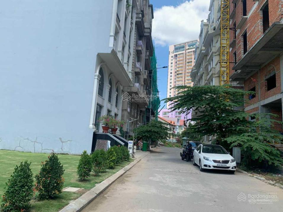 Bán lô đất hẻm sang Nguyễn Văn Hưởng DT: 10 x 23.5m nở hậu, CN 241.5m2, GPXD Hầm + 6 tầng giá 46 tỷ