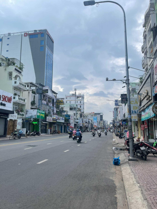 Bán nhà 2 mặt tiền Phan Văn Trị, P7, Gò Vấp DT 5x35m. 1 trệt 2 lầu ST, HĐT 60tr/tháng giá 24 tỷ