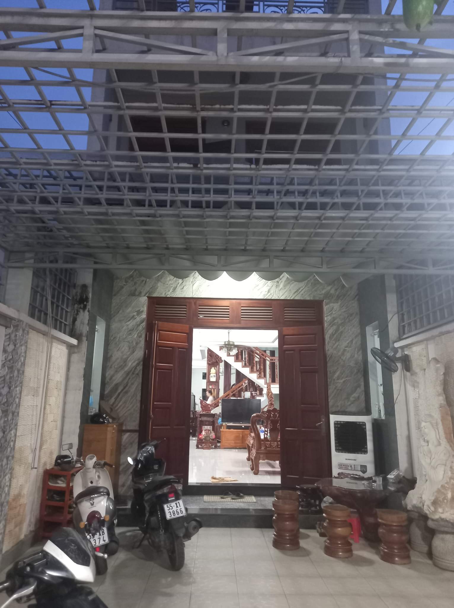 Bán gấp nhà 2 mặt tiền Tân Hòa 2-Hiệp Phú-4 tầng đúc kiên cố-Nội thất gỗ cao cấp-14 tỷ